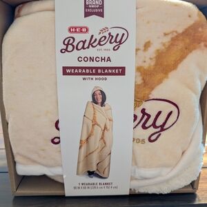 H-E-B Brand Shop - Bakery Concha Wearable Blanket
